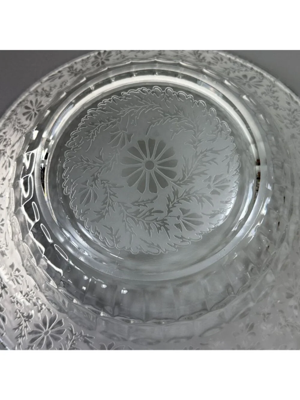Vintage Etched Glass Serving Bowl Frosted Floral Daisy Wreath Retro